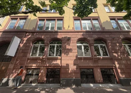 Cosmetic location politics versus real help: Frankfurt’s political scene is divided over the location of a new crack addiction centre. Cosmetic location politics versus real help: Frankfurt’s political scene is divided over the location of a new crack addiction centre.